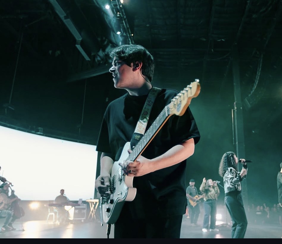 Alex Isai — Guitar Player